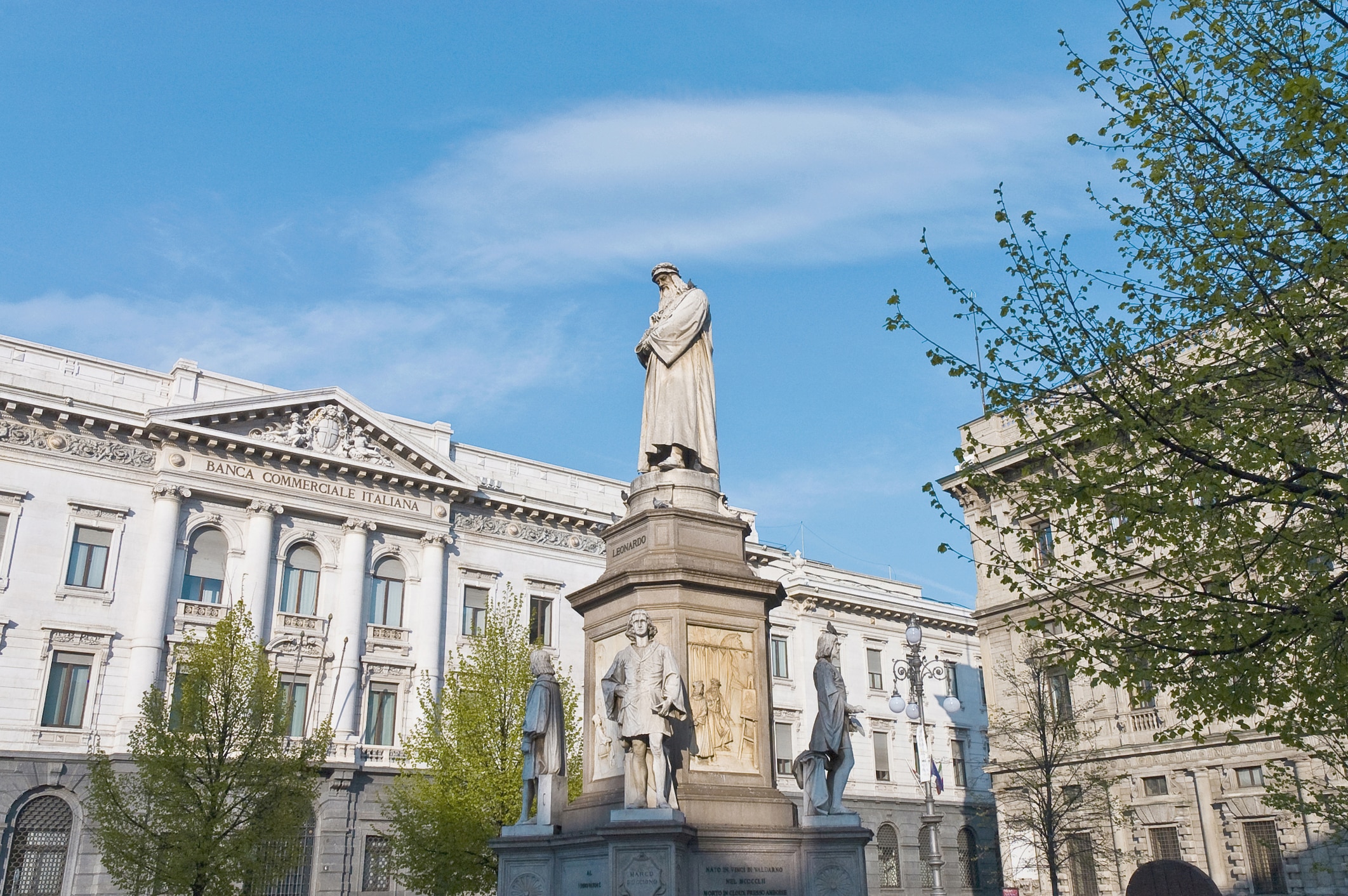Leonardo da Vinci monument at Piazza della Scala